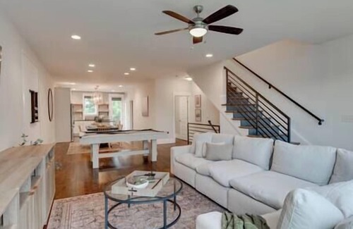 Melrose House | 2 Spacious Townhomes-Just Steps from Brunch Bliss