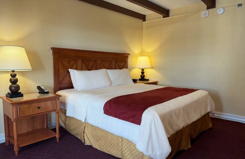 Western Division Hotel | 2 Spanish-Inspired Getaway | Pools, Gym Access & Near Border, Plaza & Museums