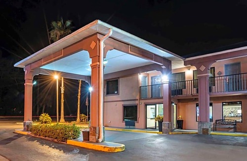 Apalachicola Hotel | 2-Star Hotel ∙ Best Western Apalach Inn