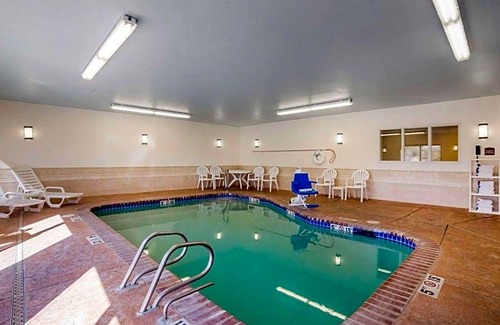 Fernley Hotel | 2-Star Hotel ∙ Comfort Suites Fernley