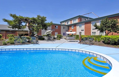 Mount Vernon Hotel | 2-Star Hotel ∙ Days Inn by Wyndham Mt. Vernon