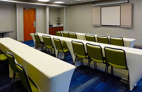 Coventry Hotel | 2-Star Hotel ∙ Holiday Inn Express - Coventry S - West Warwick Area, an IHG Hotel