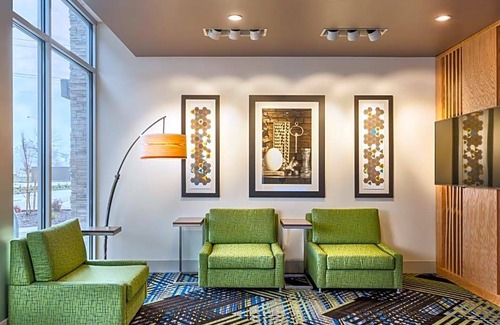Keizer Hotel | 2-Star Hotel ∙ Holiday Inn Express & Suites Salem North - Keizer, an IHG Hotel