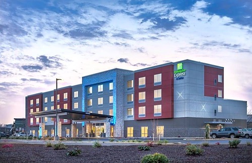Keizer Hotel | 2-Star Hotel ∙ Holiday Inn Express & Suites Salem North - Keizer, an IHG Hotel