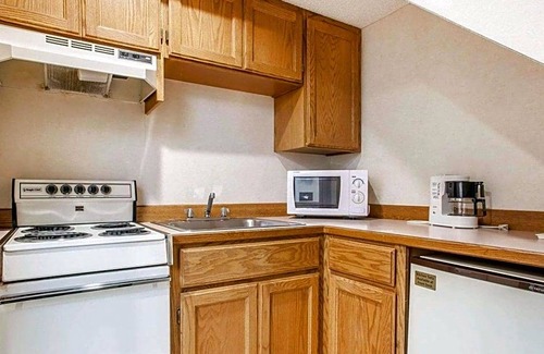 Mount Vernon Hotel | 2-Star Hotel ∙ Quality Inn Mount Vernon