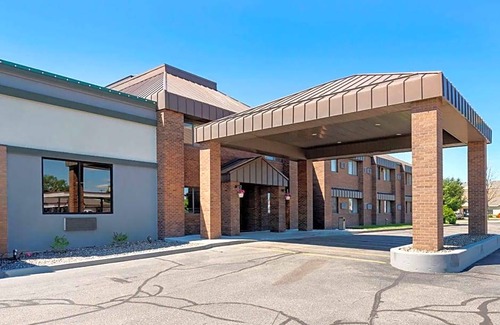St. Cloud Hotel | 2-Star Hotel ∙ Quality Inn Saint Cloud