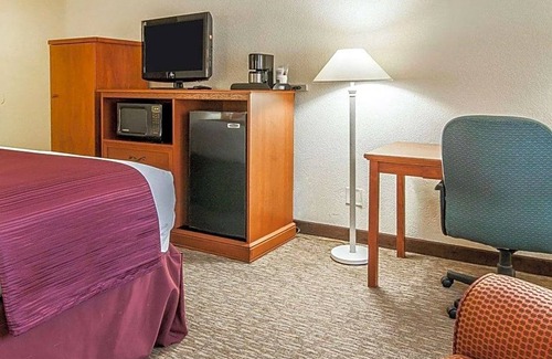 Lloyd District Hotel | 2-Star Hotel ∙ Quality Inn Downtown Convention Center Portland