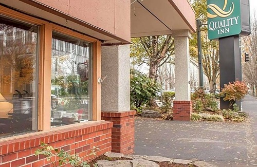 Lloyd District Hotel | 2-Star Hotel ∙ Quality Inn Downtown Convention Center Portland