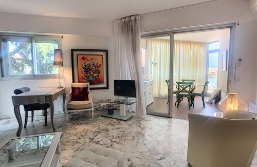 Cannes Apartment | 2 steps from the Midi beaches, terrace, 252L/BOU