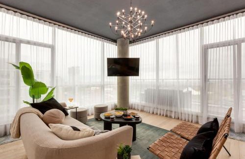 Beltline Apartment | 2 Storey Penthouse Panoramic Views Parking Stampede