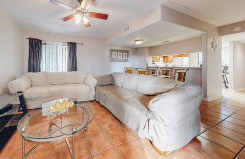 South Padre Island Condo | 2-story condo with on-site pool & pool views - private balcony & washer/dryer