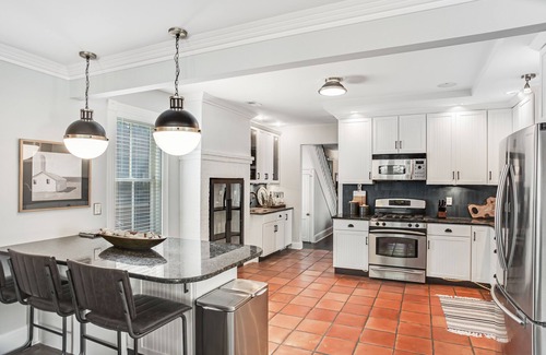 Eastport House | 2-story downtown home with enclosed yard, deck, firepit, gas grill & fireplace