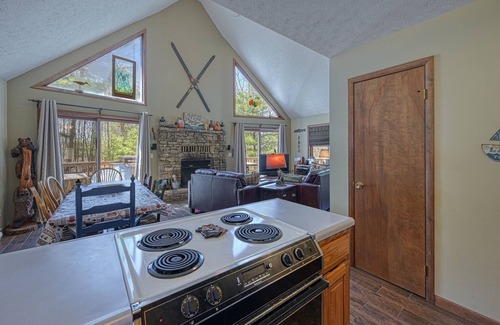 North Glade Hills House | 2-story home with private hot tub, firepit, deck, grill, wood stove, W/D, lawn