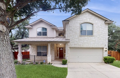 Far North Central House | 2-story house with back patio, grill, streaming, washer/dryer, & 2 living areas