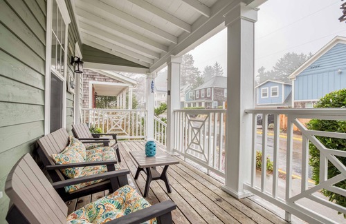 Lincoln City House | 2 Story Olivia Beach Beauty-Close to Beach-BBQ-Carriage House