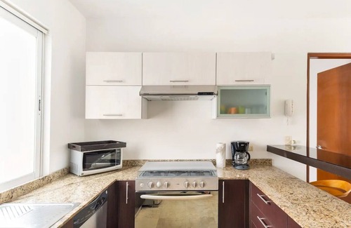 Centro Apartment | 2 story PH heated jacuzzi close Beach & 5th