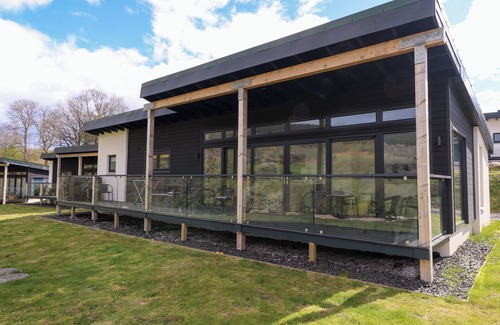 Aberfeldy Cottage | 2 STRATHTAY LODGES, family friendly, with open fire in Aberfeldy