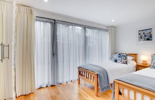 Dartmouth Apartment | 2 The Sail Loft - Two Bedroom Apartment, Sleeps 4
