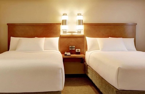 Austin Hotel | 2 Units Close to Inner Space Cavern! Outdoor Pool, FREE Parking, Pets Allowed!