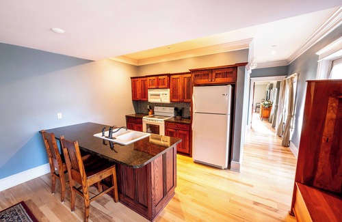 Shawnee On Delaware Hotel | 2 Units | Unwind in a Peaceful Haven | Explore the Beauty of the Poconos