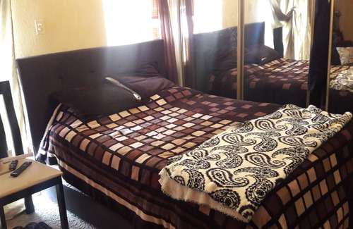 Juarez Municipality House | 2 USA CONSULATE HAKAL HOUSE Room for 2
