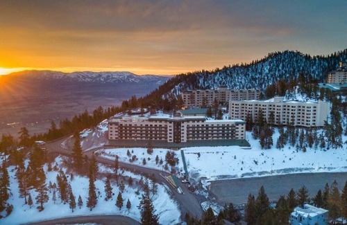 Tahoe Village Apartment | 2 Villas in Mountaintop Resort w/Game Room & Full Kitchens – Your Cozy Escape