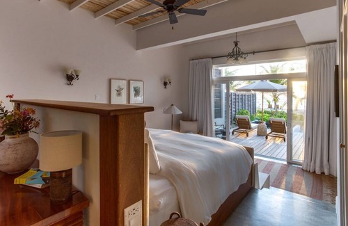 Plantation House | 2 x 2 Bedroom Beachfront Room at Itzana Resort