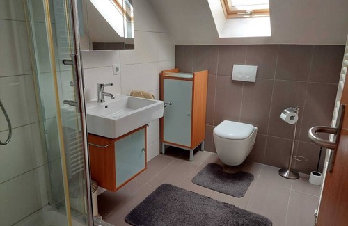 Herzogenaurach Apartment | 2 x 2 beds for 5 persons, close to Erlangen, Nuremberg, Fürth 3km to the A3,