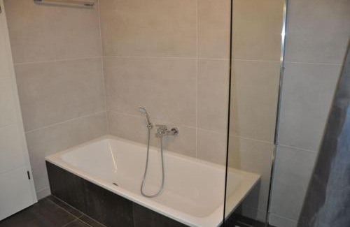 Leopoldshafen Apartment | 2-Zi Wohn NEU Modern