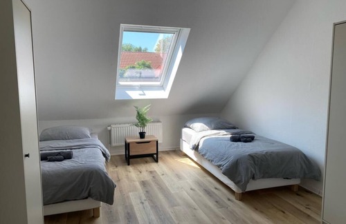Ahlem-Badenstedt-Davenstedt Condo | 2 Zimmer Wohnung - Küche Badezimmer - 4 Betten - Parkplatz - Wifi