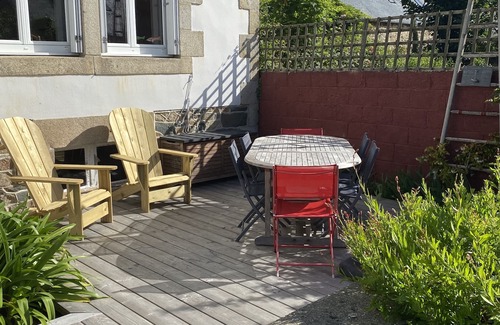 Plougrescant House | 20/43 Hent Saint Gonéry 22820 Plougrescant. In the village 2 kms from the sea
