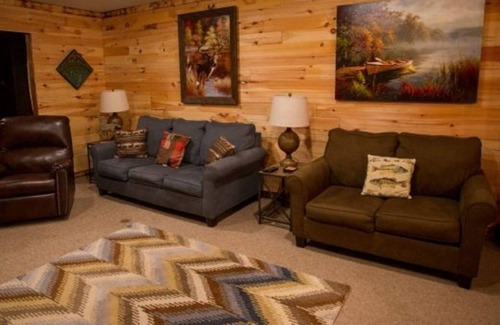 Brinkley House | 20 Bed Ranch-Style Lodge on Private Land