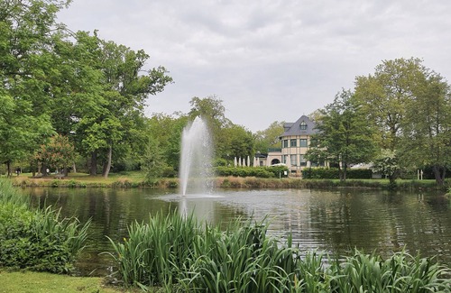 Le Vesinet Condo | 20' from Paris and Versailles: house with garden in a green setting