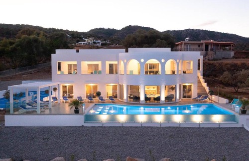 Kalathos House | 20 m² House ∙ 9 bedrooms ∙ 19 guests
