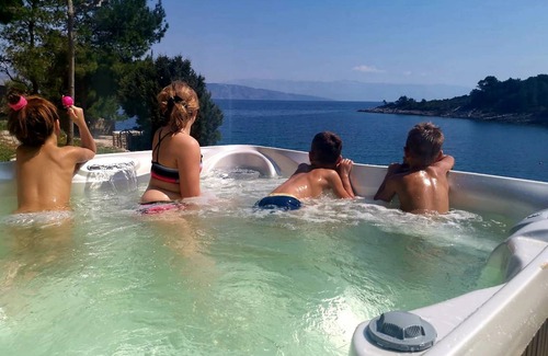 Cove Basina (Jelsa) Apartment | 20 m² Studio flat ∙ 2 guests