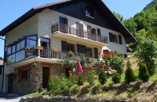 Salins-les-Thermes Apartment | 20 m2 studio ideal for a spa treatment in Brides or skiing in the 3 valleys