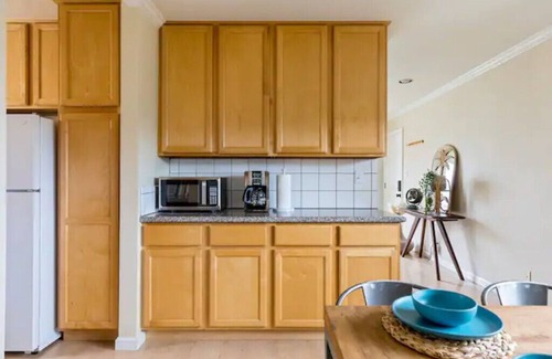 Sharp Park Condo | 20 minutes to SF, One block to the beach, fire pit on expansive deck