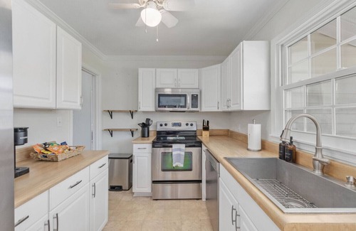 Morehead City Apartment | 20% Off~Fun for All! Play &Relax~Game Room~Dogs Ok