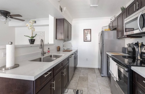 Summerlin Condo | 20% off New Cozy Condo Pool Spa & Gym!