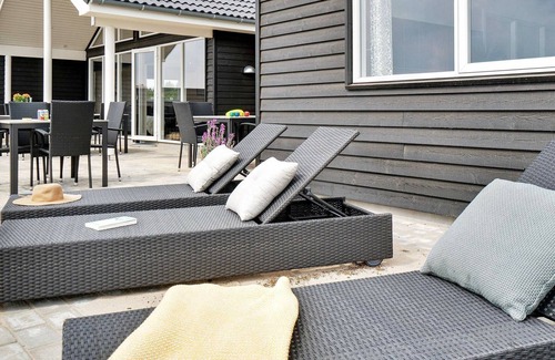 Houstrup House | 20 person holiday home in Nørre Nebel
