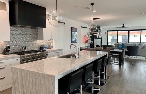 Hollywood Beach House | 20 Seconds to the Beach, New Sophisticated Luxury Beach Home