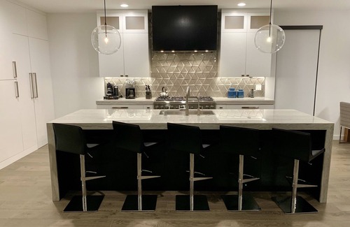 Hollywood Beach House | 20 Seconds to the Beach, New Sophisticated Luxury Beach Home