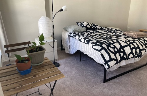 Brown Road Condo | 20’ to City center or CLT Airport