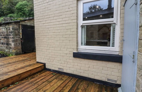 Dobcross Cottage | 20 WOOL ROAD, pet friendly, character holiday cottage in Uppermill