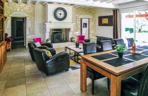 Saint-Aubin-de-Cadelech House | 200 m² House ∙ 4 bedrooms ∙ 8 guests