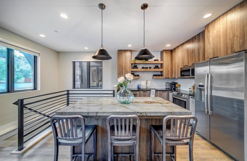 Zion National Park South Entrance Villa | 200 LaFave-Luxury Villa at Zion: Angels Landing