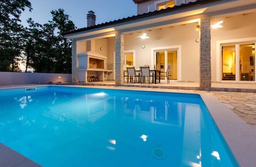 Vrh Apartment | 200 m² Apartment ∙ 3 bedrooms ∙ 6 guests