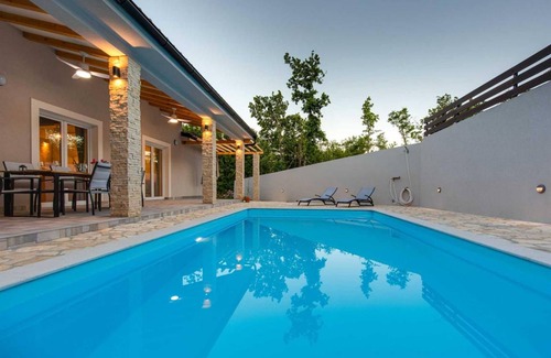 Vrh Apartment | 200 m² Apartment ∙ 3 bedrooms ∙ 6 guests