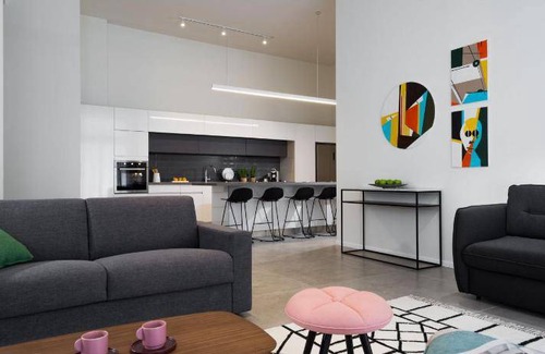 Tel Aviv City Center Apartment | 200 m² Apartment ∙ 5 bedrooms ∙ 19 guests