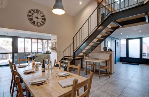 Chazelles-sur-Lyon Cottage | 200 m² Cabin ∙ 4 bedrooms ∙ 9 guests